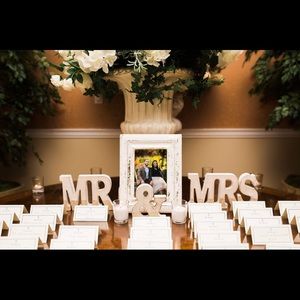 Mr & Mrs Sign